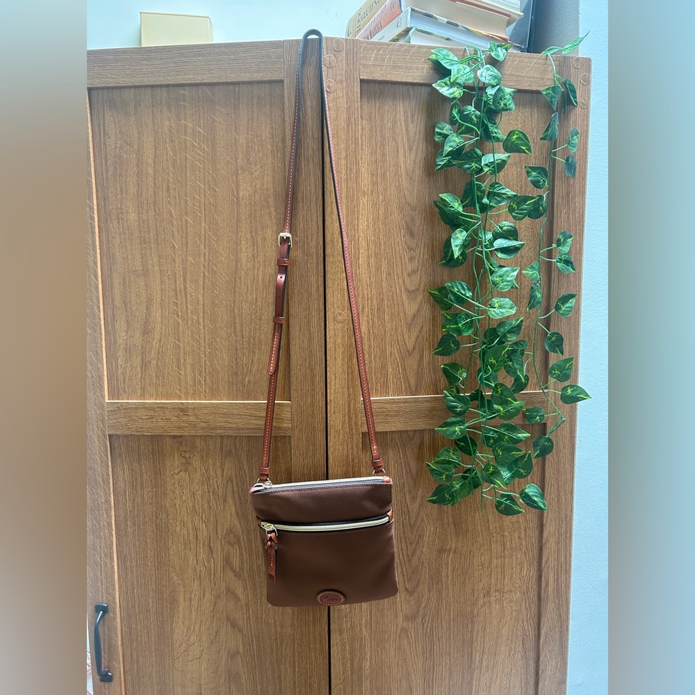 Dooney & Bourne cross body bag